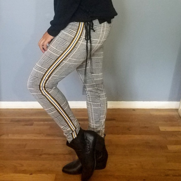 PLAID PANELED LEGGINGS - Picture 3 of 5
